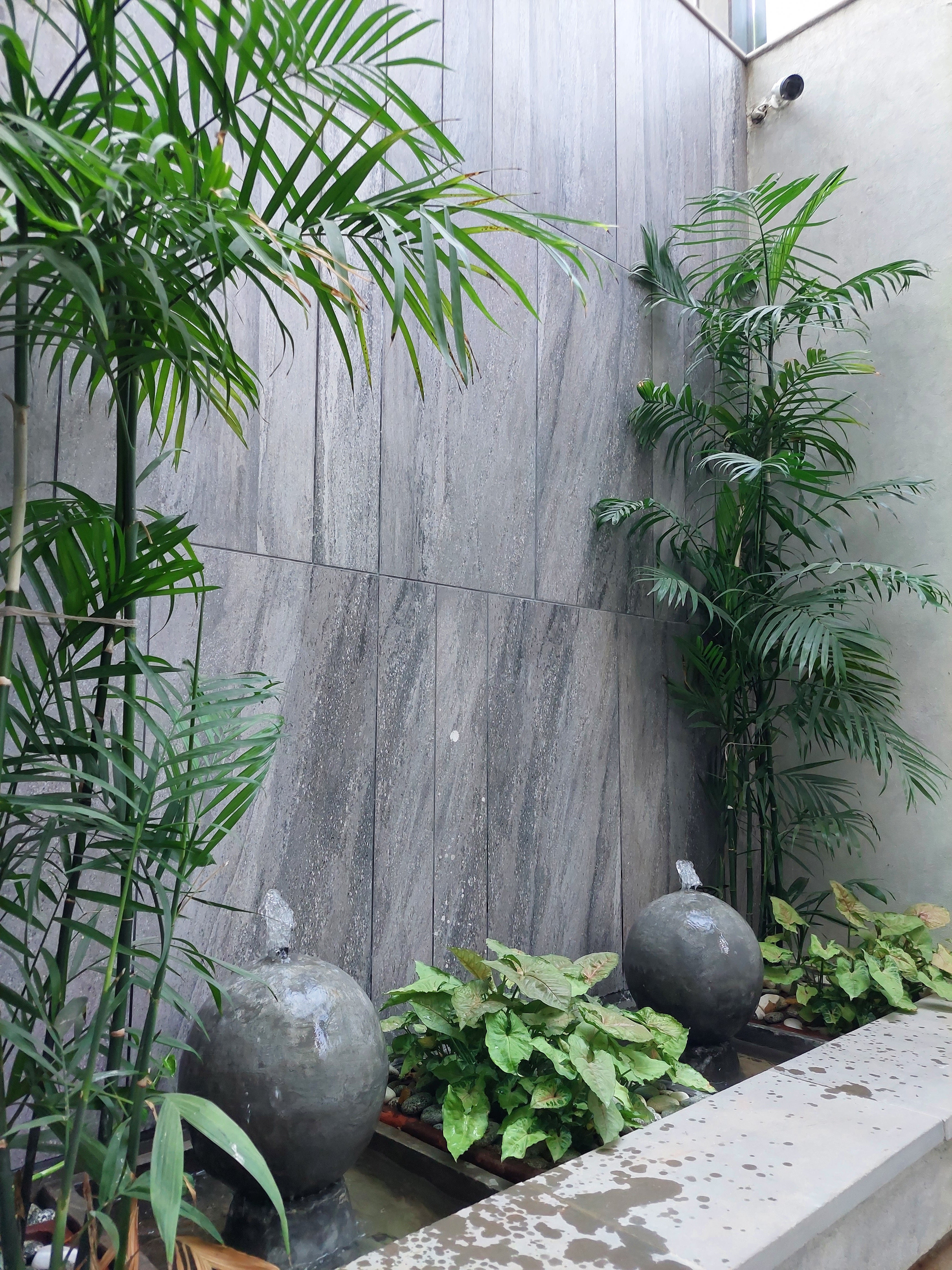 Mini orb fountain