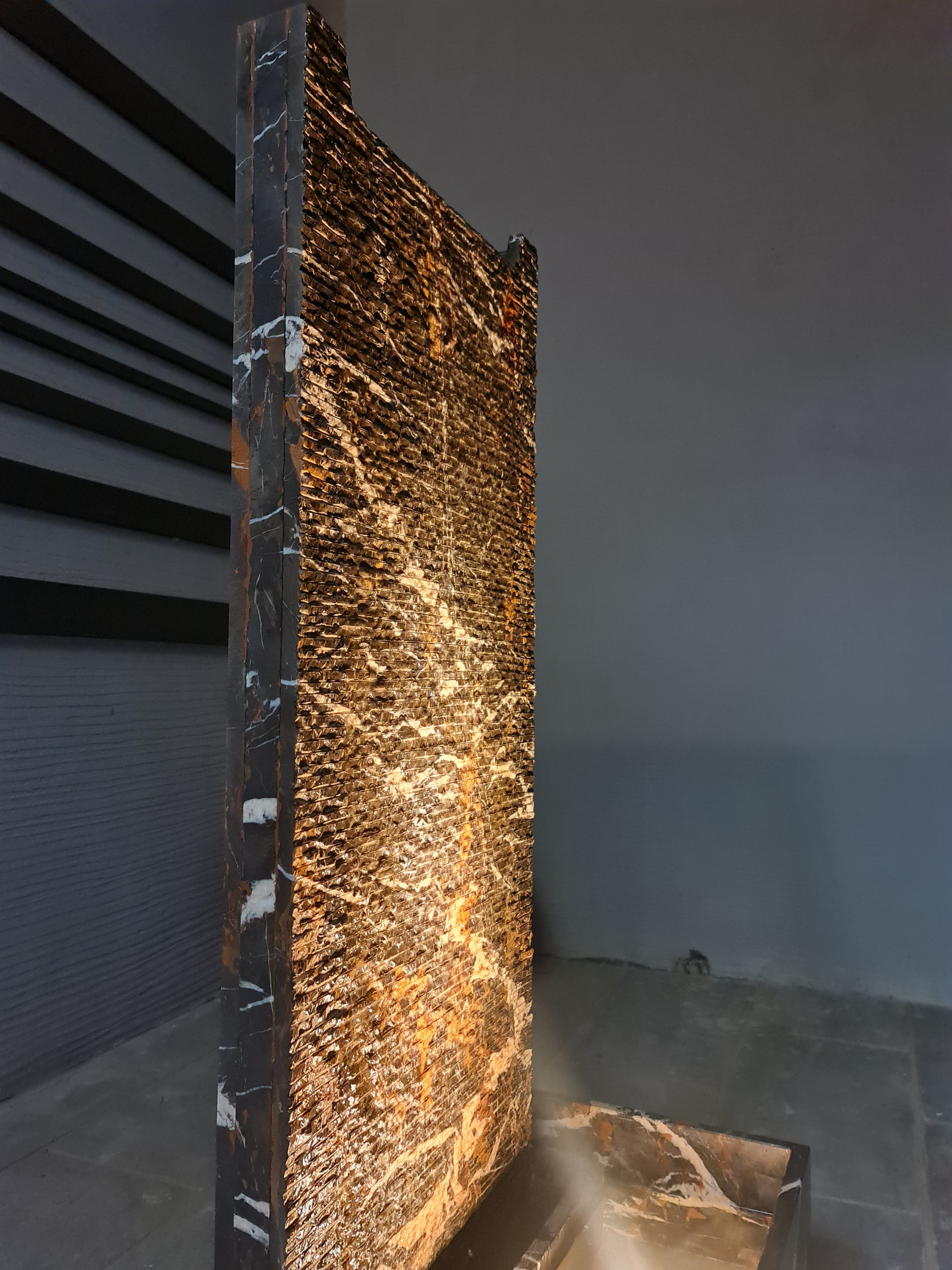 Fountain wall