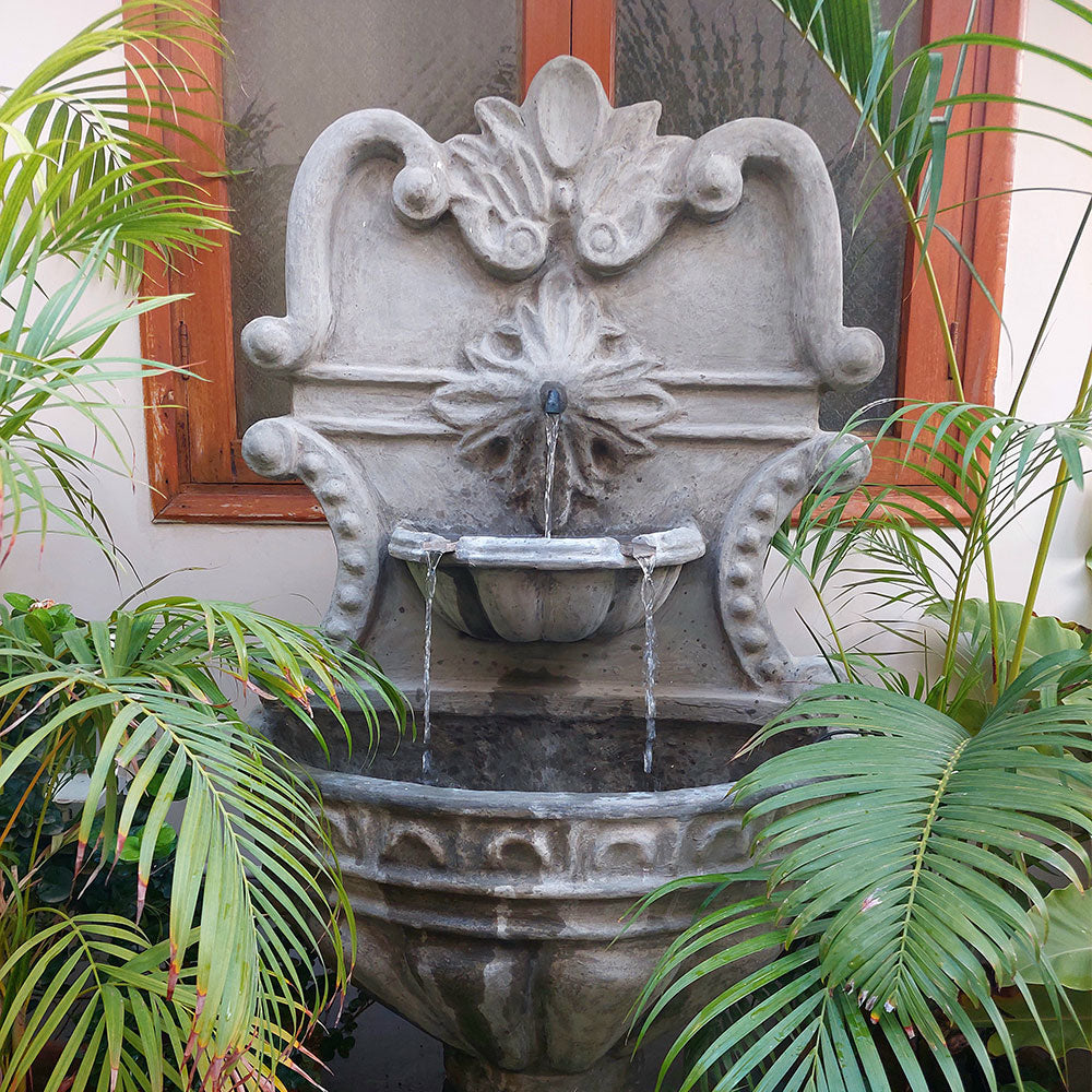 Classical floor standing fountain